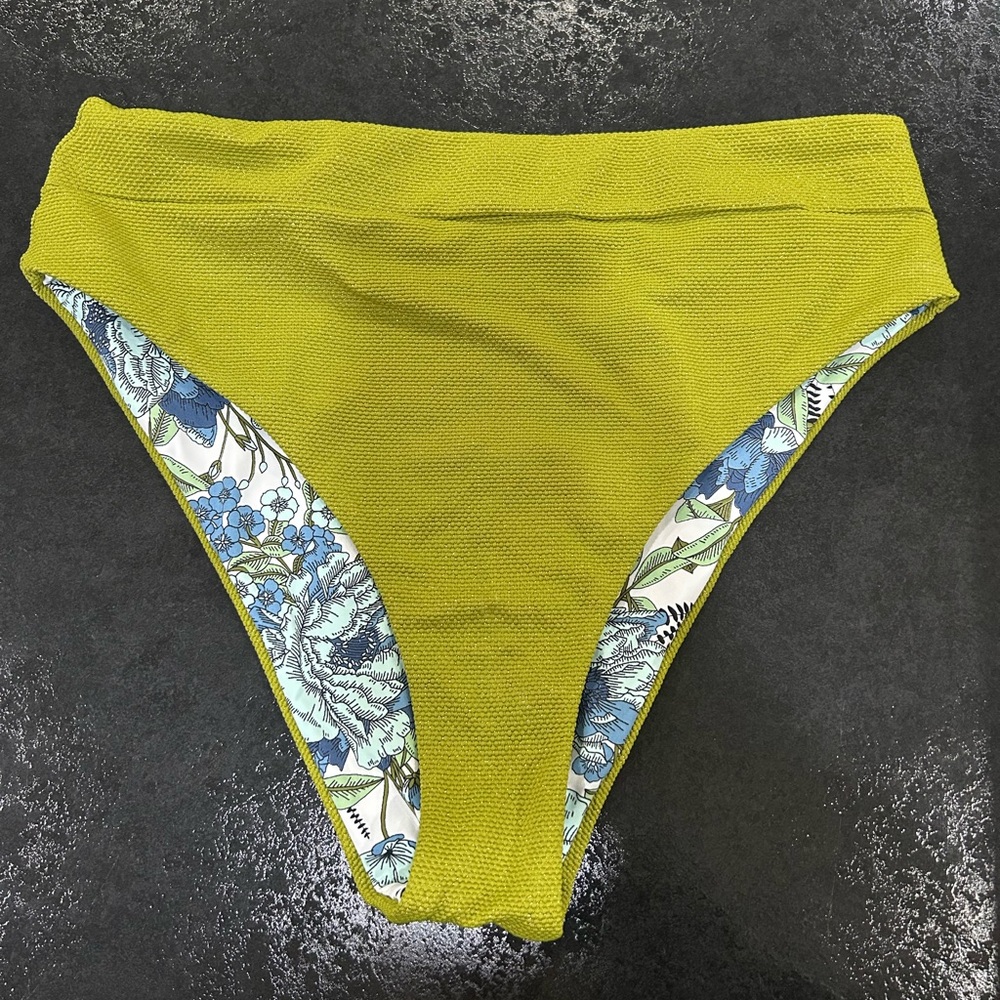 Maaji Reversible High-Waisted Bikini Bottom Size M